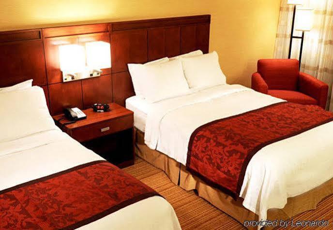 Courtyard By Marriott Albany Thruway Hotel Exterior foto