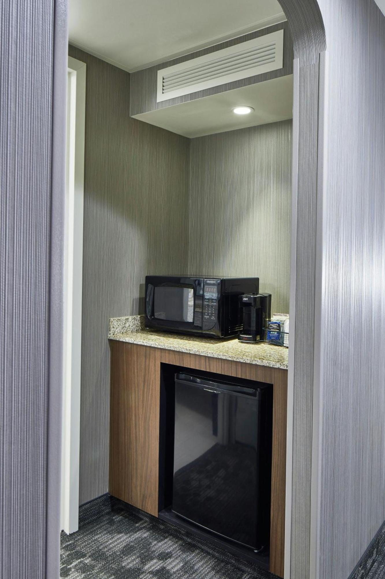Courtyard By Marriott Albany Thruway Hotel Exterior foto